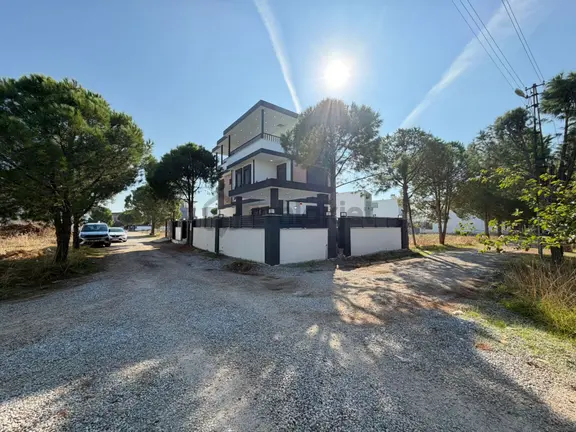 Didim Efeler Mah 4+1 Ayrı Mutfak Köşe Satılık Villa 1