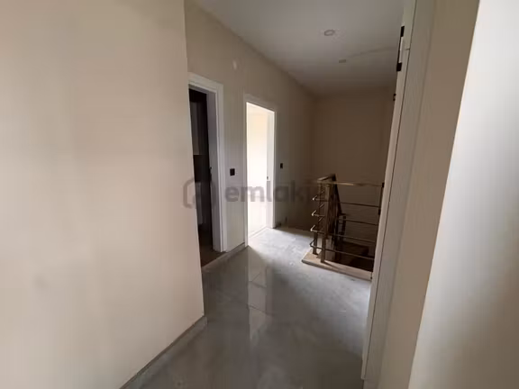 Edremit Çamlıbelde Site İçinde Kapalı Otopark 3+1 Dubleks Daire 2