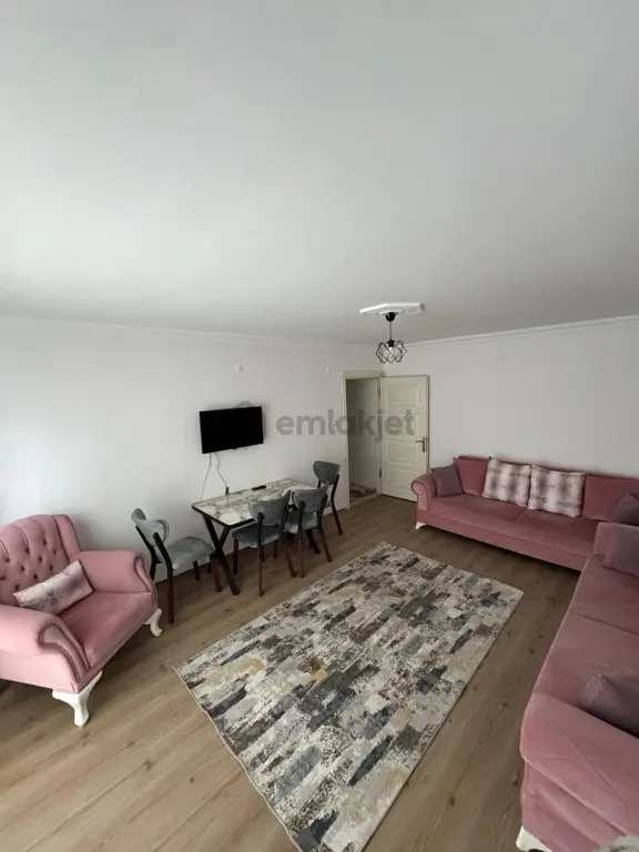 Tokat Merkezde 1+1 Daire Avm Ve Hastaneye Yürüme Mesafesinde 1
