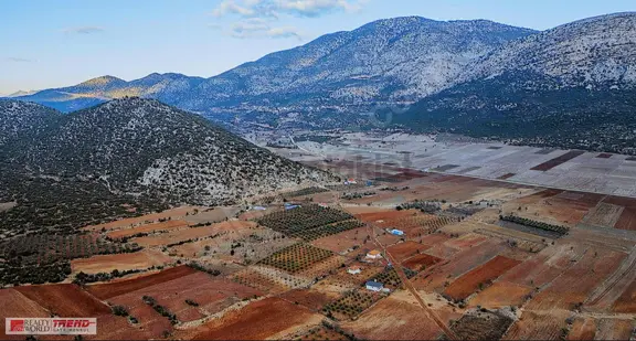 Antalya Döşemealtı Akkoç Mahallesinde 3.497 M² Yatırımlık Tarla 2