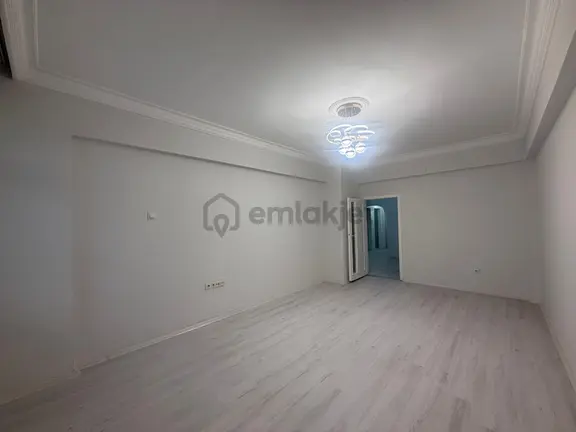 Sanat Sokağının En Güzel Konumunda 3+1 Acill Satılık 2
