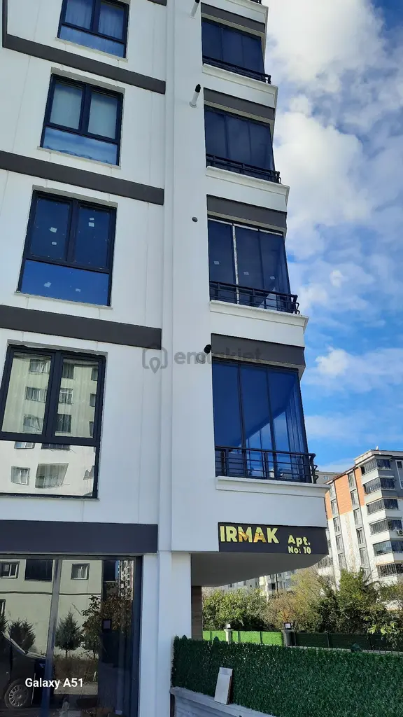 İlkadım Derebahçe De Lüks Yapılı 2+1 Satılık Daire 2
