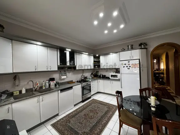 Babil Emlaktan Satlık Çarşı İçinde 3+1 Yerden Isıtmalı Lüx Daire 2