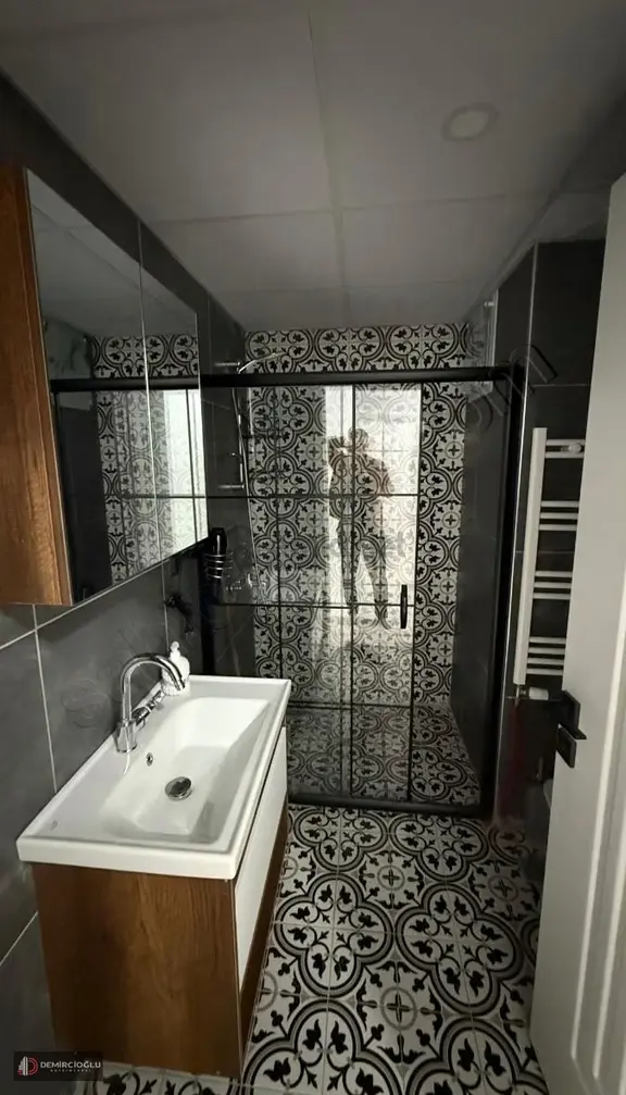 Mükemmel Lokasyon Harika Mimari Satılık 2.5+1 Ve 2+1 Satılık 2
