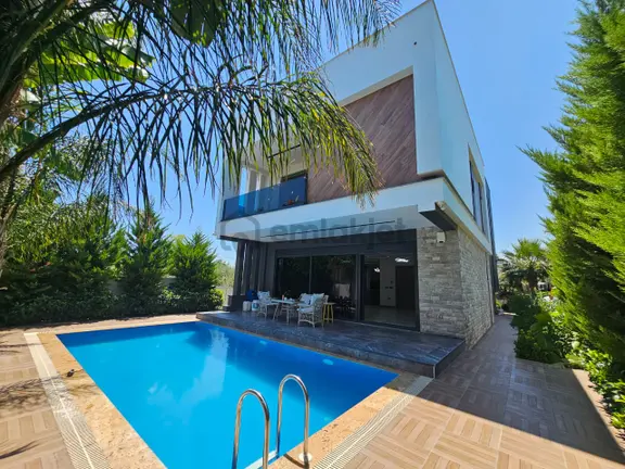 Yeşilbayırda 4+1 Modern Mimarili, Özel Havuzlu Lüks Villa 1