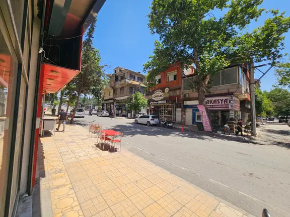 Yeni Rota Emlaktan Çarşı Merkezde Kiralık İş Yeri 2