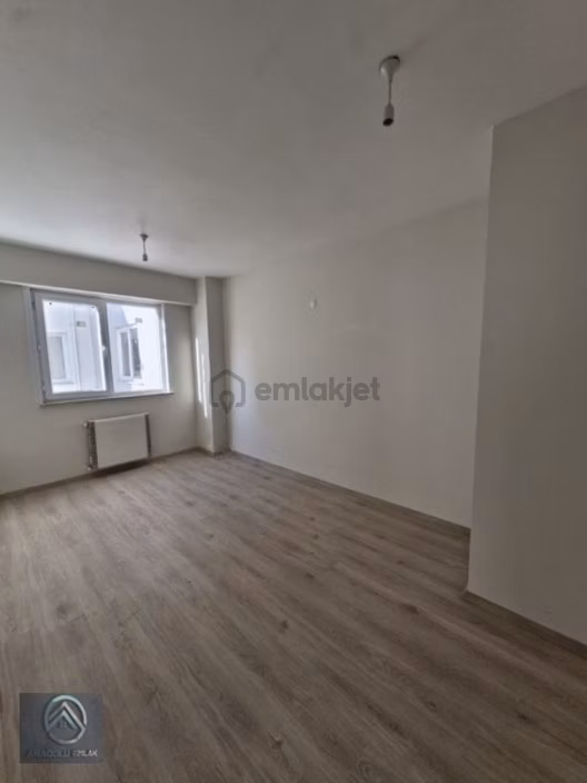 Biga Hamdibey Mah. Toplu Konutlarda 2+1 Açık Mutfaklı Asansörlü 2