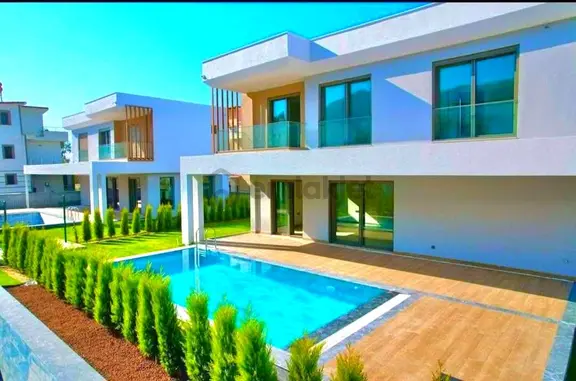 Güzelçamlıda Plaja Yakın Özel Havuzlu Tek Müstakil Sıfır Villa 2
