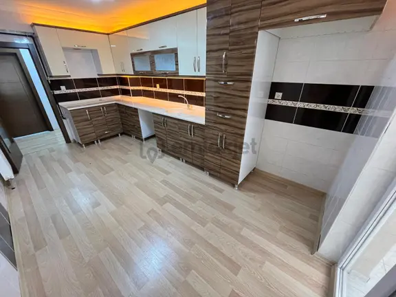Karapürçek'te Stadyum Yanı Asansörlü 140 M2 1.katta Full Yapılı Satılık Daire !! 1