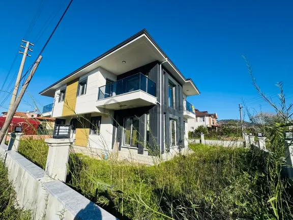 🏡 Ortaca Dikmekavak’ta Sarıgerme Yolu Üzerinde 3+1 Galeri Tipi Villa 1