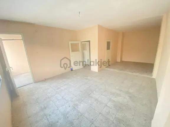 Prestij'den Cumhuriyet'te Geniş Oturumlu 3+1 Daire 1