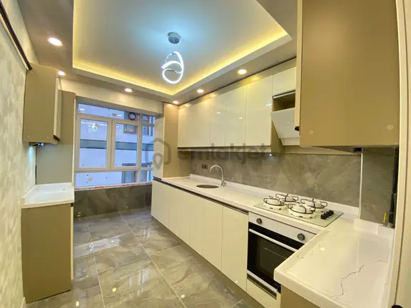 Süvari Mahhallesinde Satılık 3+1 Lux Yapılı Ara Kat Daire 1