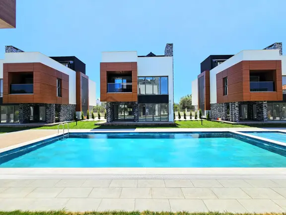 ▶ ▶ Akçay Körfez'den Güre'de Denize 500 Mt Site İçinde Havuzlu 4+1 Sıfır Villa 1