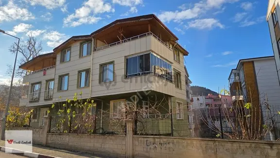 5 Kat Projesı.bulunan Sosyal Hiz. Müd.karş.satılık 3 Katlı Bına 2