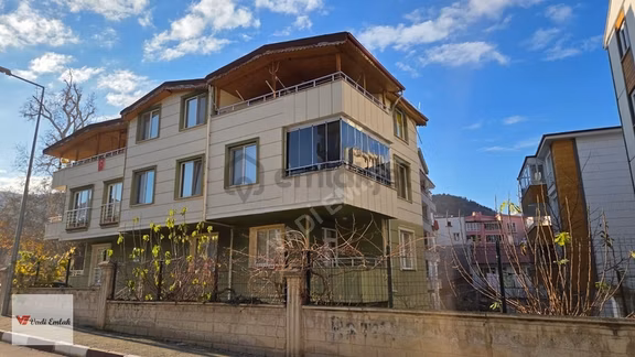 5 Kat Projesı.bulunan Sosyal Hiz. Müd.karş.satılık 3 Katlı Bına 2