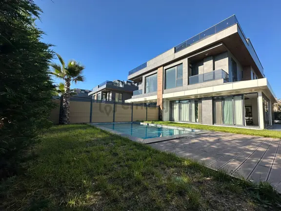 Beylikdüzü Gürpınar Da Site İçinde Triplex 7+2 Lüx Sıfır Villa 2