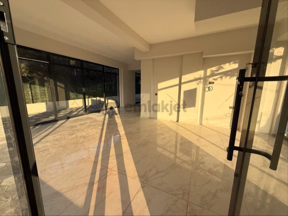 Akhisar Atatürk Yeni Hükümet Konağı Yanı Bahçeli Kiralık Dükkan 2