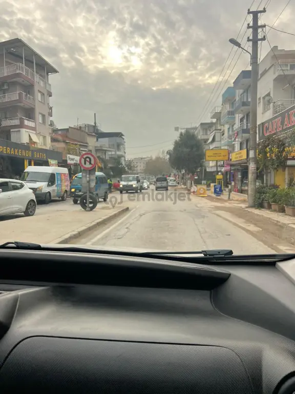 Acill Buca Akıncılar Mah.de Ana Cadde Üzerinde 109m2 Hazır Kiracılı Satılık Dükkan 1