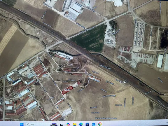 Polatlı Yeni Sanayi Ve Besihaneler Bölgesinde Kadastro Yoluna Sıfır Köşe Başı İmarlı Arsa 1