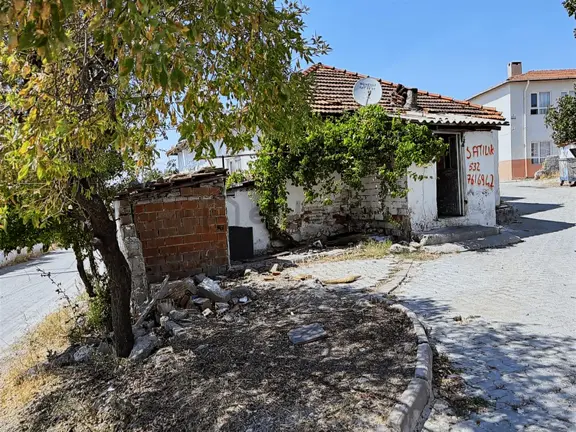 Köy Merkezinde Müstakil Ev. Elektrik Ve Su Bağlı.. 2