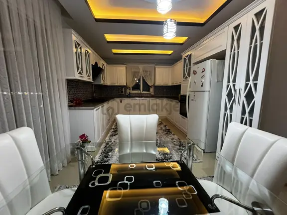 Hızlı 21 Gayrimenkul'den Acil Satılık 4+1 1