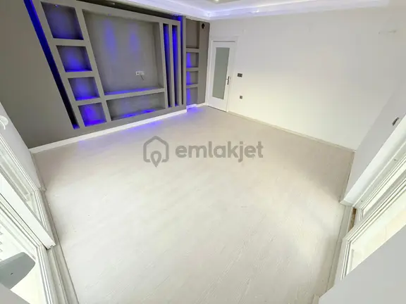Varsak_tranvay_hattına_cephe_geniş_3+1_ara Kat_sınırsız_kredi 1