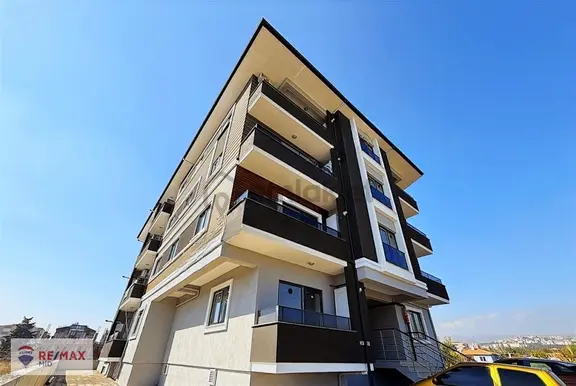 Re/max Mıd Paşaalanı Mah. 1+1 Eşyasız Kiralık Daire 2