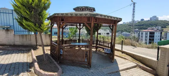 1+1 Eşyalı Havuzlu Site İçerisinde Kiralık Daire 2