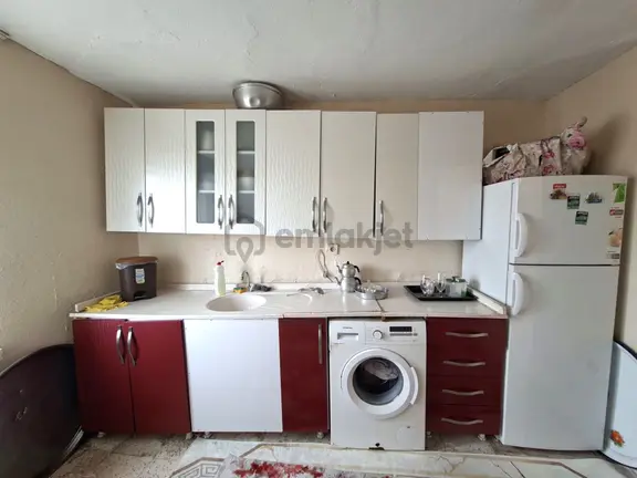 Recep Ümit'ten Fevziçakmak Mahallesinde Satılık 301 M2 Geniş Ferah Bahçeli Müstakil Yer Evi. 2