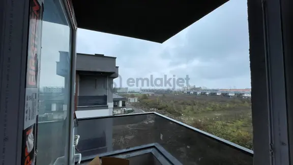 Üniversiteye Yakın Deniz Manzaralı Ana Yola Yakın Fırsat 1+1 Daire 1