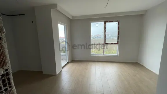 Üniversiteye Yakın Deniz Manzaralı Ana Yola Yakın Fırsat 1+1 Daire 2