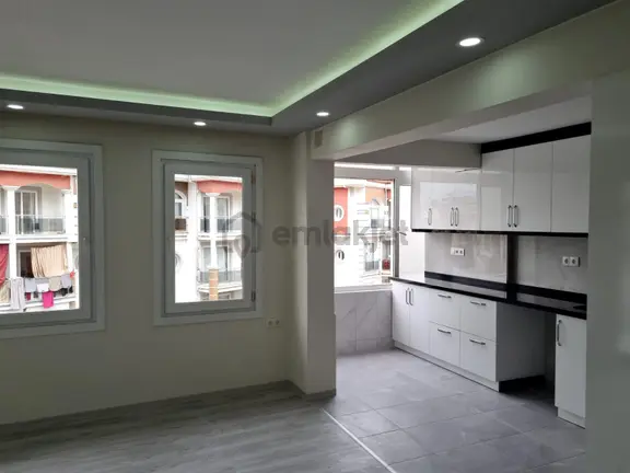 Tuzla Mahallesinde Büyük Tadilatlı 3+1 Daire 1