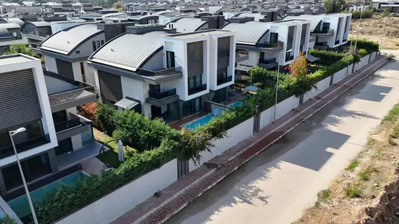 Molla Yusuf Mahallesinde Lüks Triplex Satılık Villa 2