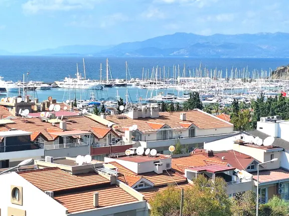 Full Yat Liman Manzaralı Kuşadası Marina Sahile 200metre 2+1 Eşyalı Daire 2