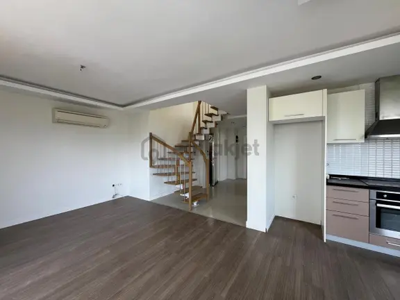 Denize 900 M. Mesafede Geniş Şık Dubleks 3+1 2
