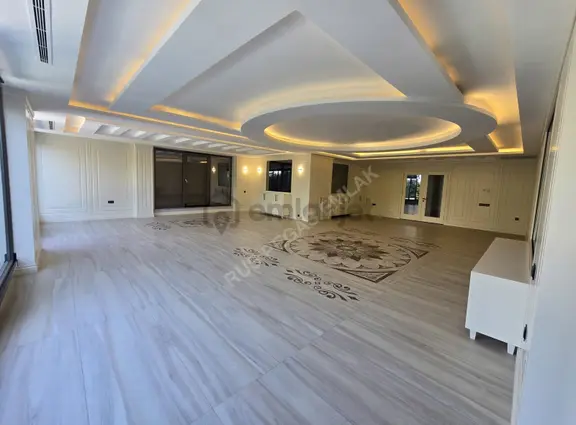 Kemerağzı Asansörlü Havuzlu 5+1 Satılık Villa 1