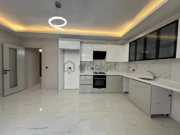 Evin Bizde Garantiden Kafkaslarda Sıfır Merkezi Konumda 4+1 Mega Lüks Giyinme Odalı 1