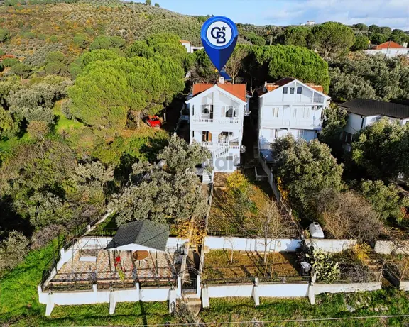 Yalova Fıstıklı'da Satılık Deniz Manzaralı Müstakil Villa 1