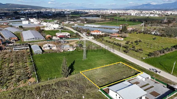 İzmir Menderes Dereköyde 610 M2 Elektrik Suyu Var Anacadde Üstü 2
