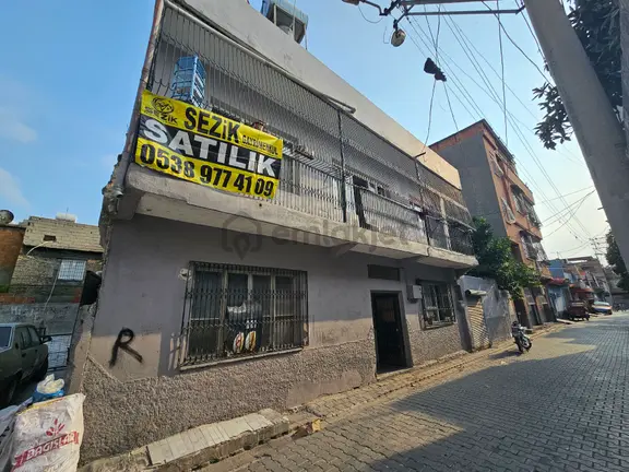 Seyhan Da Gülpınar Mh Salı Pazarına Yakın 200 Mt 3+1 2 Katlı Müstakil Ev 1