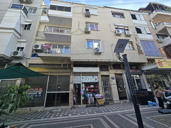 Balçova Sevgi Yolunda Satılık 150 M.kare Dükkan&mağaza 1