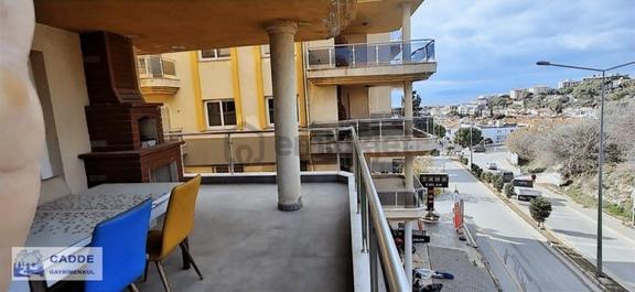 Kadınlardenizi Ahmetcengiz Apt.manzaralı Eşyalı 150m Daire 2