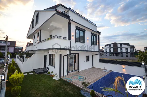Kocaali’de Satılık 3+1 Villa Lüks Tasarımlı, Havuzlu 1