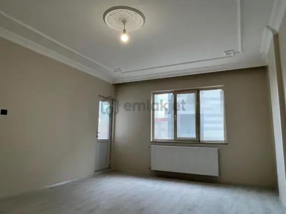 Binyapı'dan Topraklıkta 2+1 İçi Yenilenmiş Daire 1
