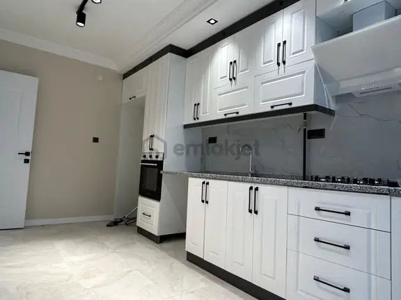 Binyapı'dan Topraklıkta 2+1 İçi Yenilenmiş Daire 2