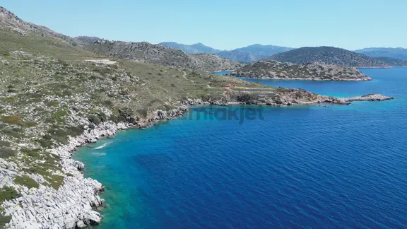 Joker: Bozburun Denize 60 Metre Yakınlıkta Resmi Yolu Olan Satılık Tarla 1