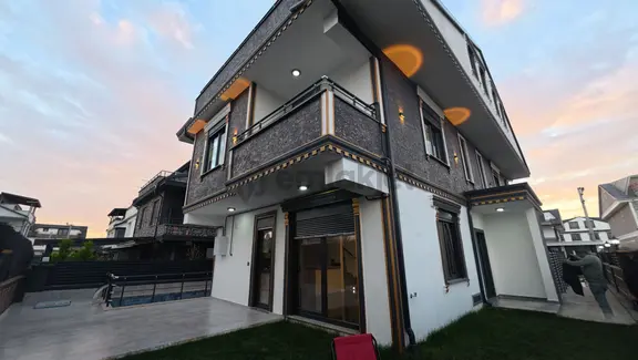 Kocaali De Deniz Ve Havuz Keyfi Bir Arada – Sahil Kenarı Lüks Villa! 1