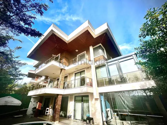 Naturel Gayrimenkul Çamlıca Da Ultra Lüks Eşsiz 7+3 Villa 2