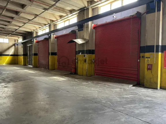 Şekerpınar'da 4.750 M2 Hazır Tek Kat Kiralık Depo (rampalı) 2