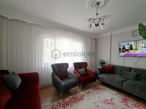 Recep Ümit Emlak'tan Ömerağa Mahallesinde Turgut Reis Caddesi Yakınında Ara Kat Satılık 2+1 Daire 2